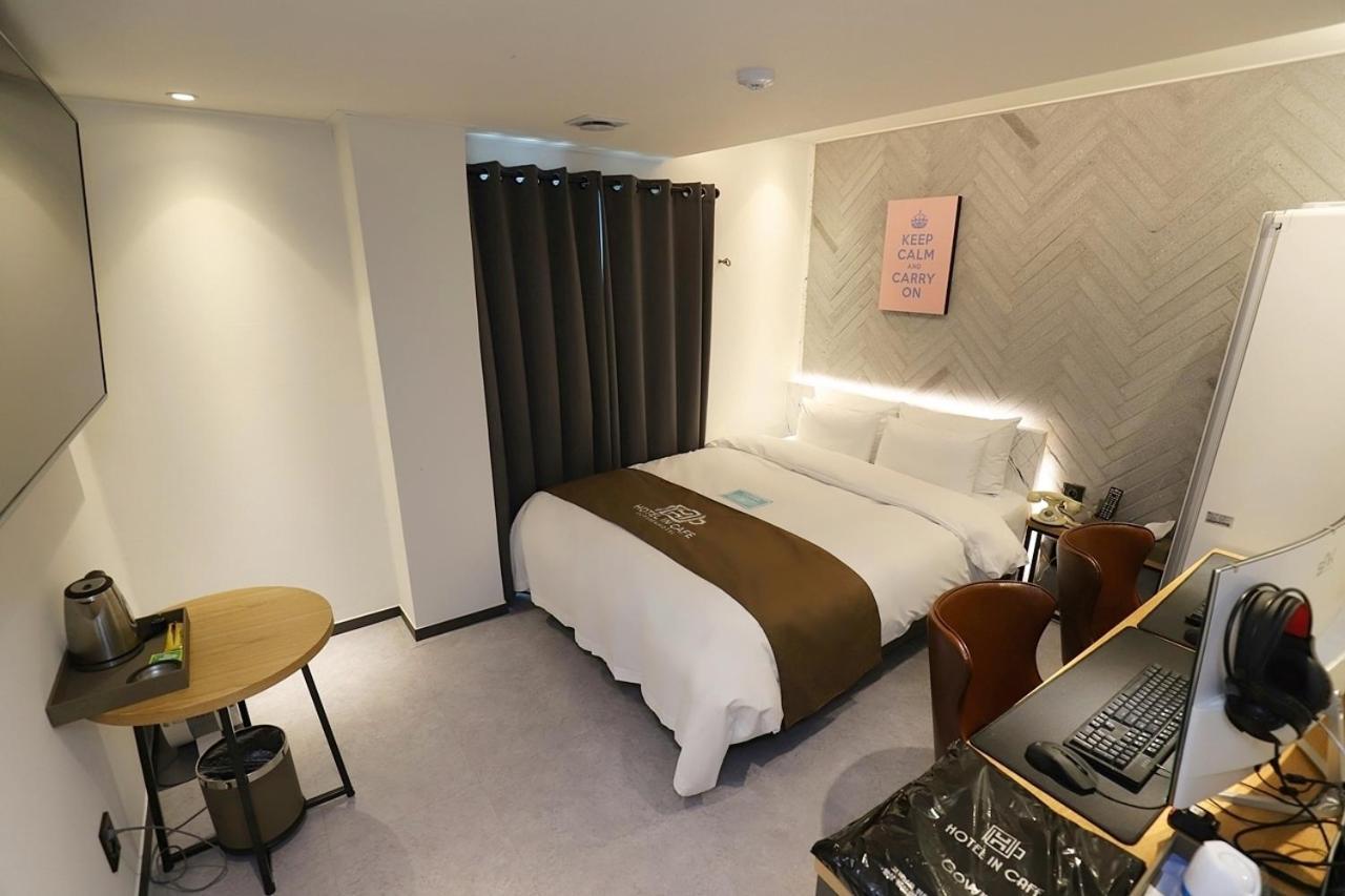 Hotel In Cafe Doksan Seoul Bilik gambar