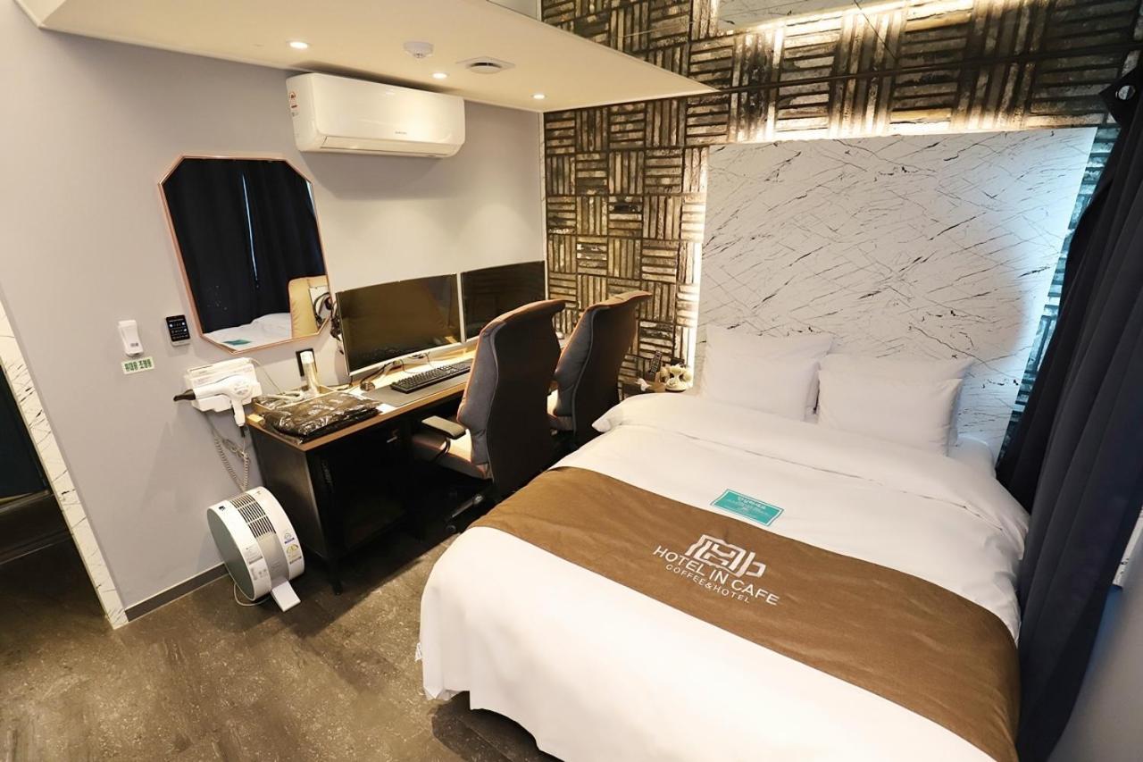 Hotel In Cafe Doksan Seoul Bilik gambar